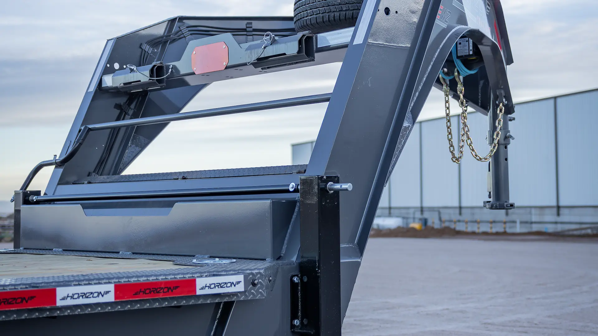 horizon trailers img